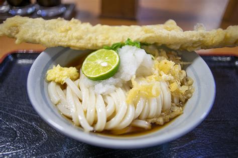 高松駅前で最速讃岐うどん！「めりけんや」のぶっかけうどんとあなご天 旅カメラ