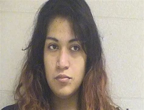 Arrestan A Mujer Latina De Chicago Despu S De Que Fue Acusada De Varios Delitos Entre Ellos Uso