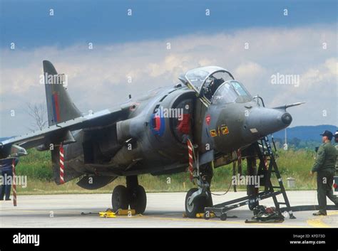 Royal Air Force, vertical takeoff aircraft Harrier Stock Photo - Alamy