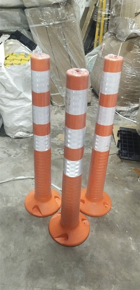 Orange Polyurethane Flexible Spring Post For Dangerous Medians Mm