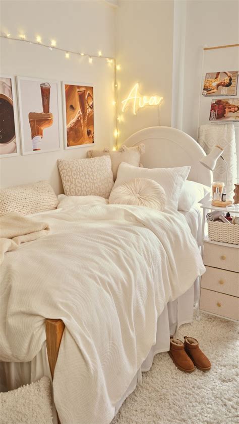 Vanilla Girl / Cinnamon Girl Dorm Room Inspo | Ev dekoru, Dekorasyon ...