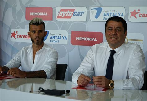 Güray Vural İmzayı Attı Futbol Antalyaspor Resmi İnternet Sitesi