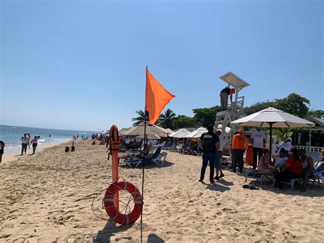 Cambian De Rojo A Amarilla La Bandera En Las Playas De Puerto Plata Por