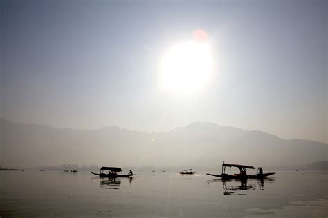 Dal Lake, Srinagar | Rah Bagh Hotel