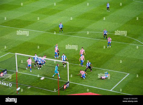 Porter A De Futbolistas Hi Res Stock Photography And Images Alamy