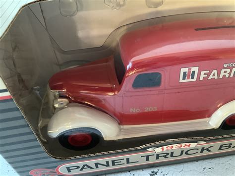 Ertl Farmall Ih 1938 Panel Truck Die Cast Model Coin Bank 968 Sedan