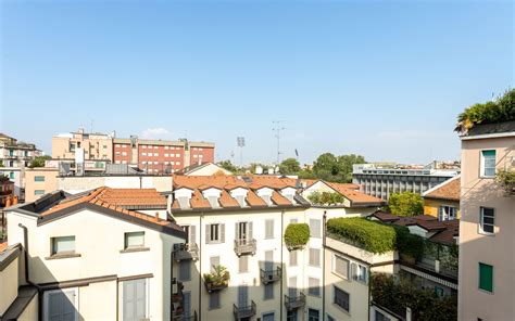 Garibaldi Two Bedroom Apartment With Balcony In Milan