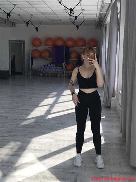 Item 155025 Hot Girl With Small Tits Leaked Nude Selfies SexyCandidGirls Top