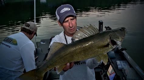 Board Fishing Walleye Fishing Edge Tv Youtube