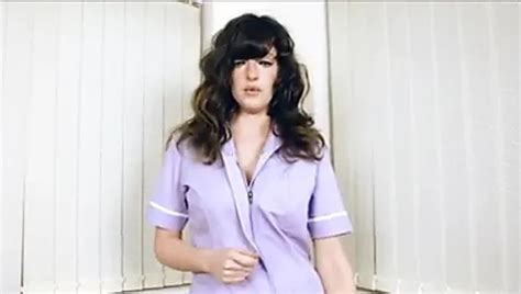 Maya eine sexy Doktor MILF hat heiße Strümpfe xHamster