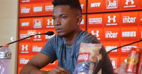 S O Paulo Vende Thiago Mendes Para O Lille Por R Milh Es