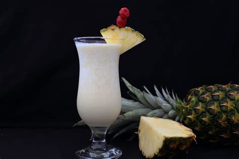 Bacardi Piña Colada Cocktail Recipe MINUTE BARTENDER