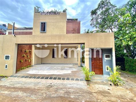 Designed Luxury Modern Four Bedrooms House At Dehiwala Ikman