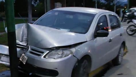 Pudo Ser Una Tragedia Un Auto Termin Incrustado En Una Escuela De La