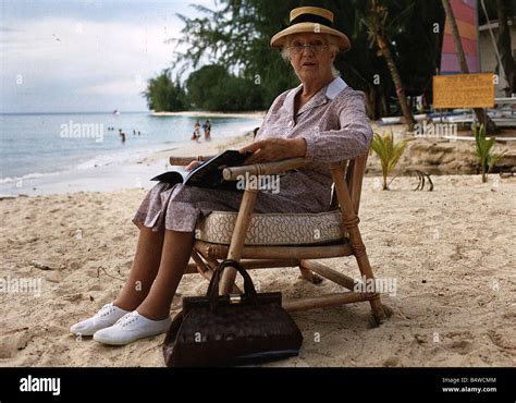 Joan Hickson Actress plays Miss Marple Stock Photo - Alamy