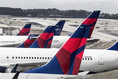 Delta Now Hiring More Than 1000 Flight Attendants