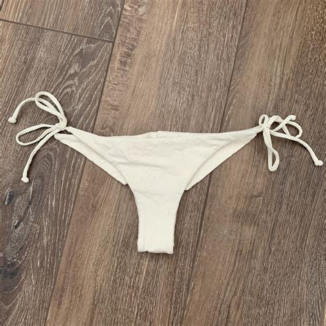 Really Cute Billabong Bikini Bottoms I Wore Them Depop