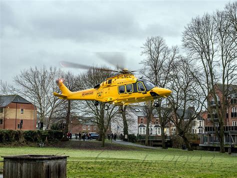 Notts And Lincs Air Ambulance 6171 Grantham Stonebridge Clo Flickr