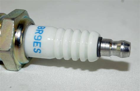 Set of 16 Genuine NGK 5722 BR9ES Nickel Spark Plug Removable Terminal ...