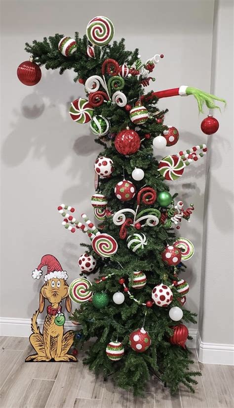 16 Grinch Christmas Tree Decorating Ideas » Lady Decluttered