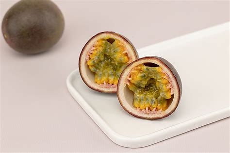 Маракуйя (2 шт.) – купить по приятной цене с доставкой на дом в ...