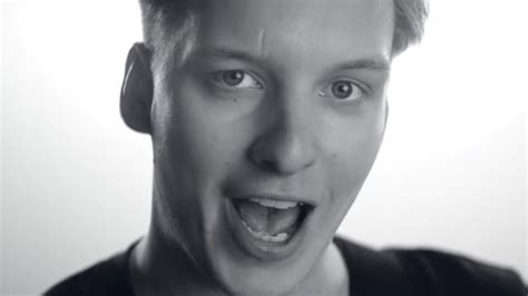 George Ezra Paradise Official Music Video And Lyrics Bigtop40