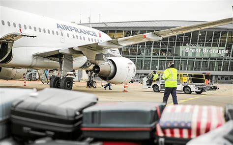 Une centaine dalertes à la bombe comptabilisées dans les aéroports