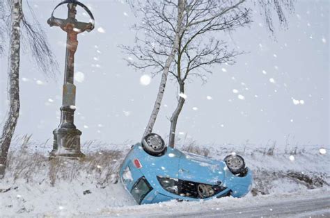 Wintereinbruch Im Bezirk Unf Lle Und Verletzte