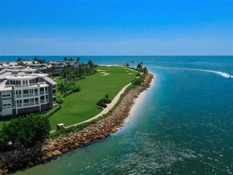 23 Romantic Resorts In Florida Perfect For Couples Romantic Beach Getaways Florida Beaches