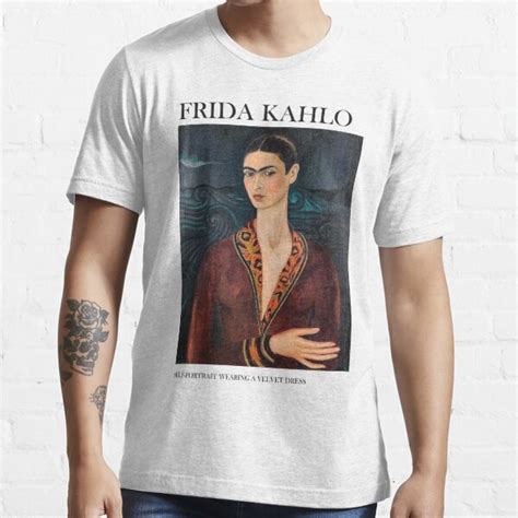 T Shirt Frida Kahlo Autoportrait En Robe De Velours Par Mara