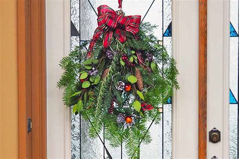 Decorative Christmas Swag DIY Tutorial | Gardener’s Path