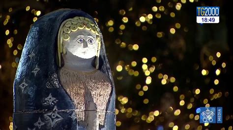 San Pietro Si Illumina Per Il Natale Acceso L Albero E Svelato Il