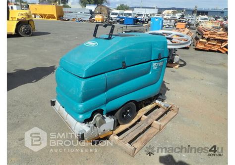 Used Tennant 5700xp Walk Behind Floor Scrubber Scrubbers In Listed