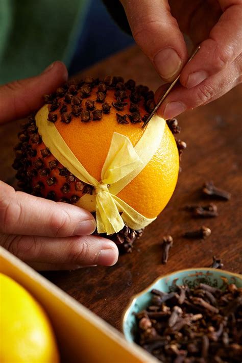 How To Make A Pomander Pomanders Christmas Decorations For The Home