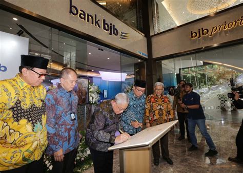 Resmikan Gedung Kantor Bank Bjb Di T Tower Kang Emil Tetap Jadi BPD