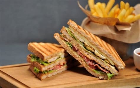 What to Serve with Club Sandwich? 10 BEST Side Dishes