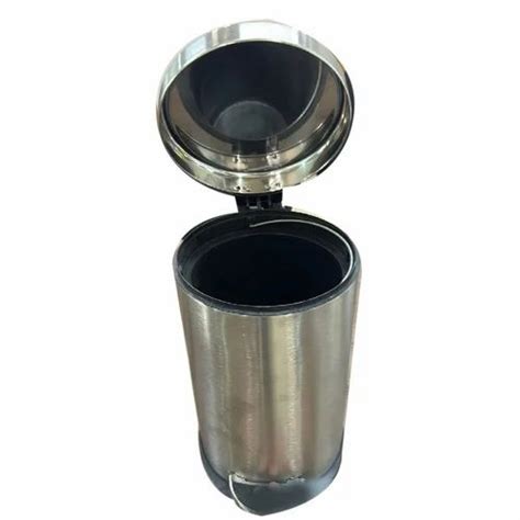 Silver Stainless Steel Pedal Dustbin Size 11inch Diameter Capacity