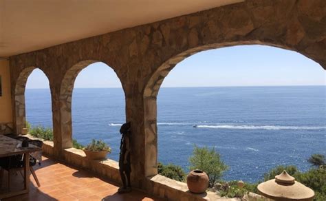 Terraza Con Arcos En Una Villa Con Vistas Al Mar En Venta En Jávea