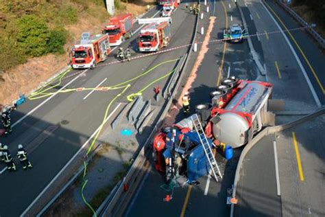 Unfall Auf A 45 Bei Herborn Lkw Geborgen