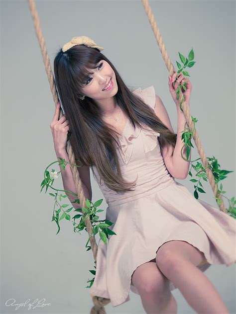 Sexy Hot Legs Lee Eun Hye ááµáá³ááá in Black Minidress