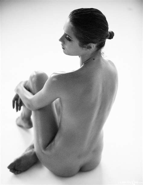 Stunning Teen Model Amelie Lou Flaunts Her Tiny Tits And Ass In Erotic Poses CoedCherry