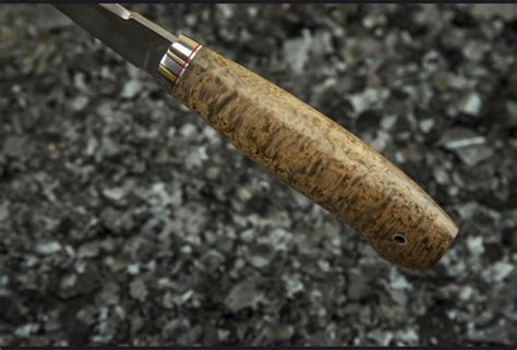 Нож Рыбак 2 (М390, стабилизированная карельская береза)