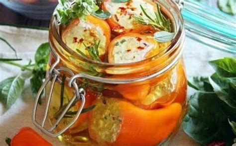 Маленькие перчики фаршированные сыром в масле рецепт с фото пошагово