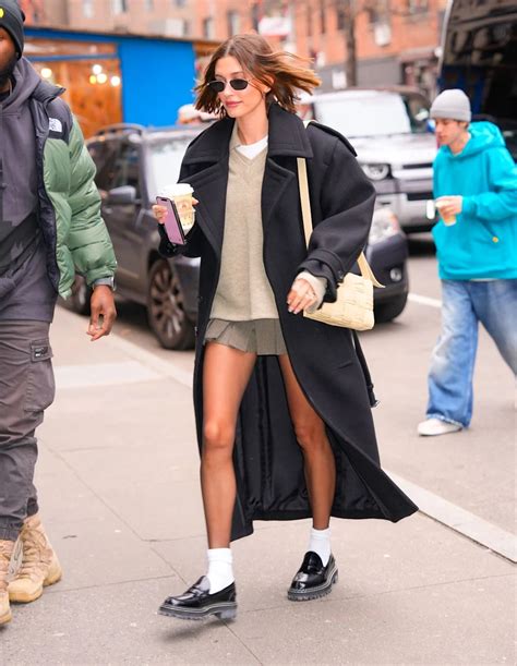 Hailey Bieber S Honey Glazed Blonde Is About To Be Everywhere Yahoo