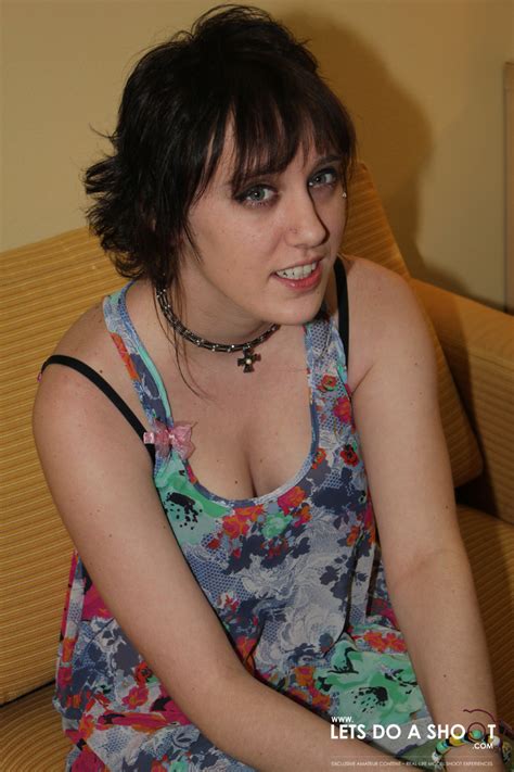 Cum Hungry Amateur Girl Practicing Her Suck XXX Dessert Picture