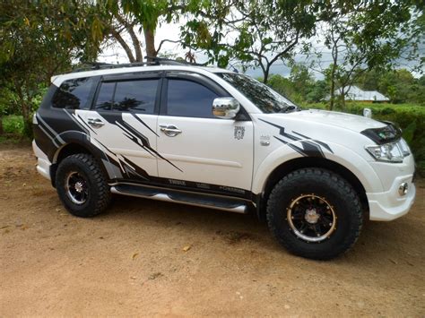 Cutting Sticker Mobil Pajero Dakar Soprt