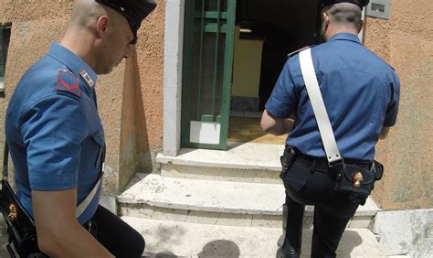 Roma Blitz Antidroga Dei Carabinieri Arresti Nelle Piazze Dello