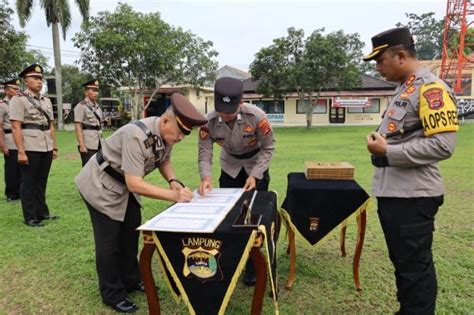 Polres Way Kanan Gelar Upacara Pelantikan Dan Sertijab Berikut Ini