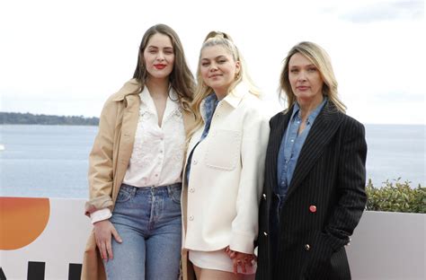 Photo Marie Ange Casta Louane Emera Et Anne Marivin Photocall De