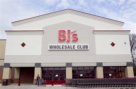 bjs wholesale sees ipo     share